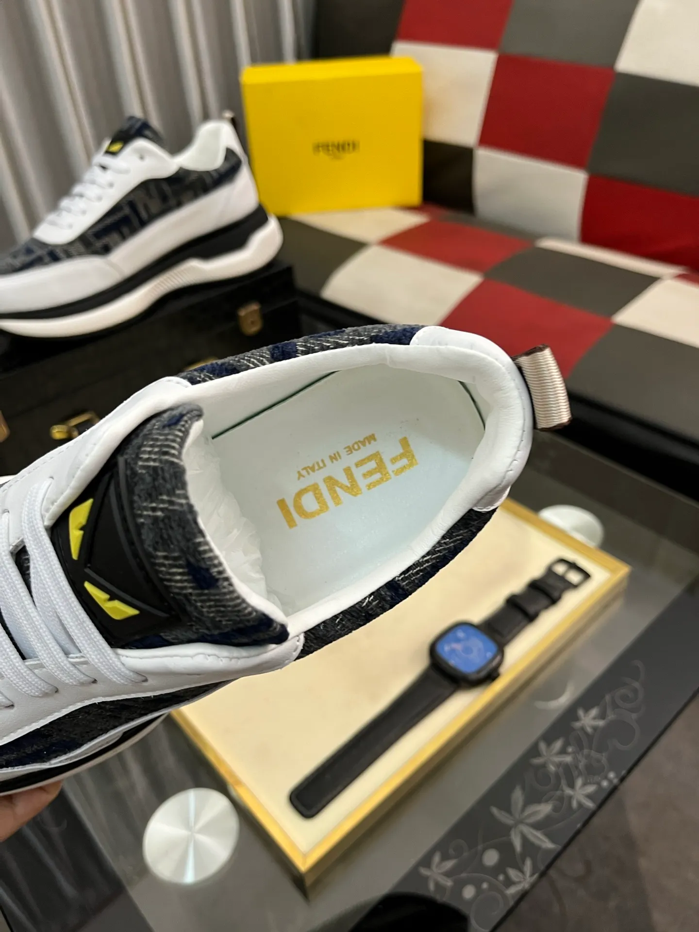 Men's Men's Shoes💰458⌚️⌚️[FENDI] Fendi's classic and comfortable men's, this complex sneaker is made of soft calfskin➕genuine leather lining➕original ultra-light rubber material with rough outsole. This unique light style is suitable for the casual and refined sensibility of this season. It is comfortable and natural on the feet. It is an everyday style for casual travel in autumn and winter! 38−444️⃣colors available